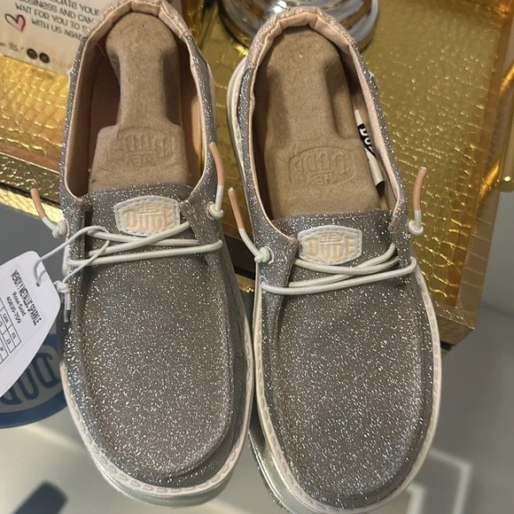 🌸Hey Dude Girls shoes size 3 in sparkly Rose Gold metallic sparkle🌸 - Picture 2 of 7